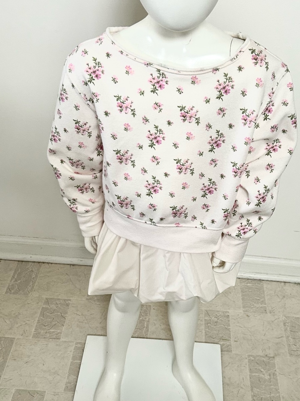 The Children’s Place Floral Sweatshirt and Soft Cream Bubble Skort-XS/4